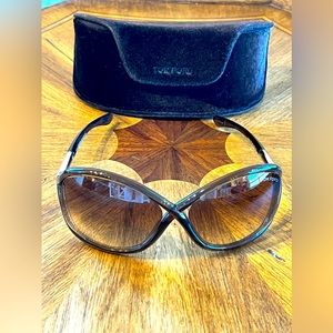 TOM FORD Whitney Cross Bridge Sunglasses TF9 Brown and Case